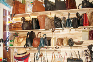 Mua Đồ Si Hàng Hiệu: Săn Lùng Những Món Hàng Độc Nhất